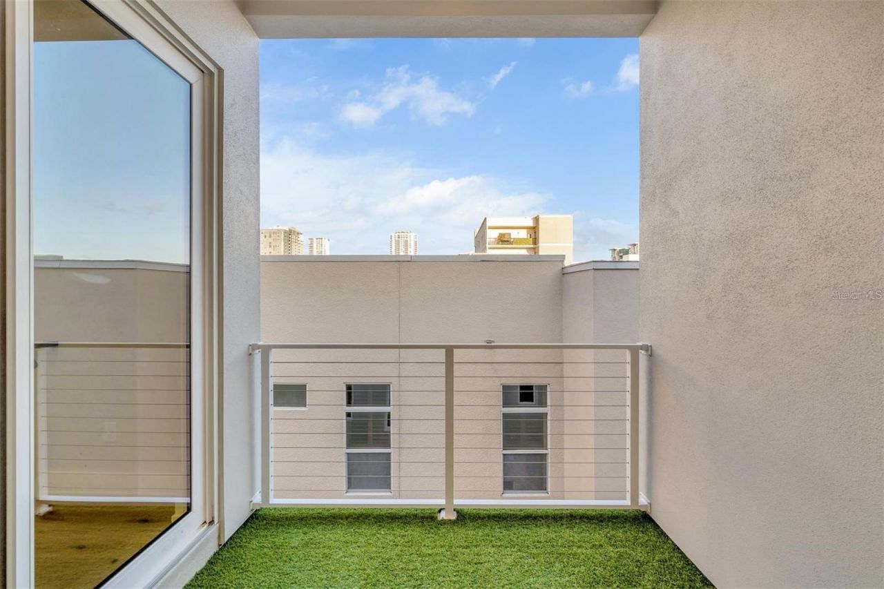 372 6th Street S, Unit 12, Saint Petersburg, FL 33701 Photo