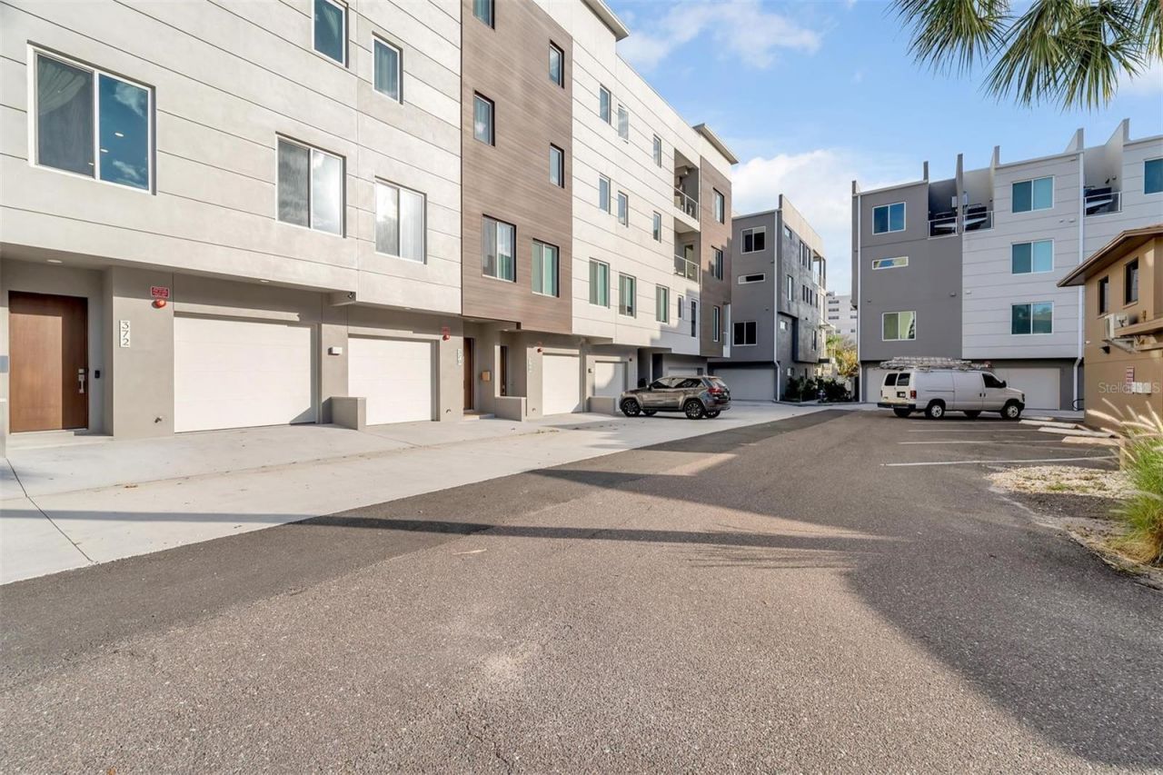 372 6th Street S, Unit 12, Saint Petersburg, FL 33701 Photo