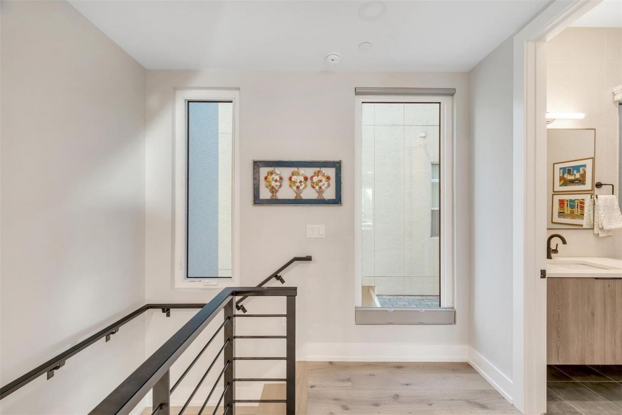 372 6th Street S, Unit 12, Saint Petersburg, FL 33701 Photo