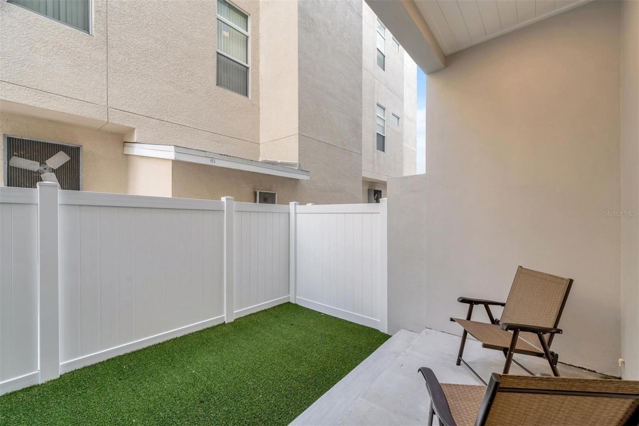 372 6th Street S, Unit 12, Saint Petersburg, FL 33701 Photo