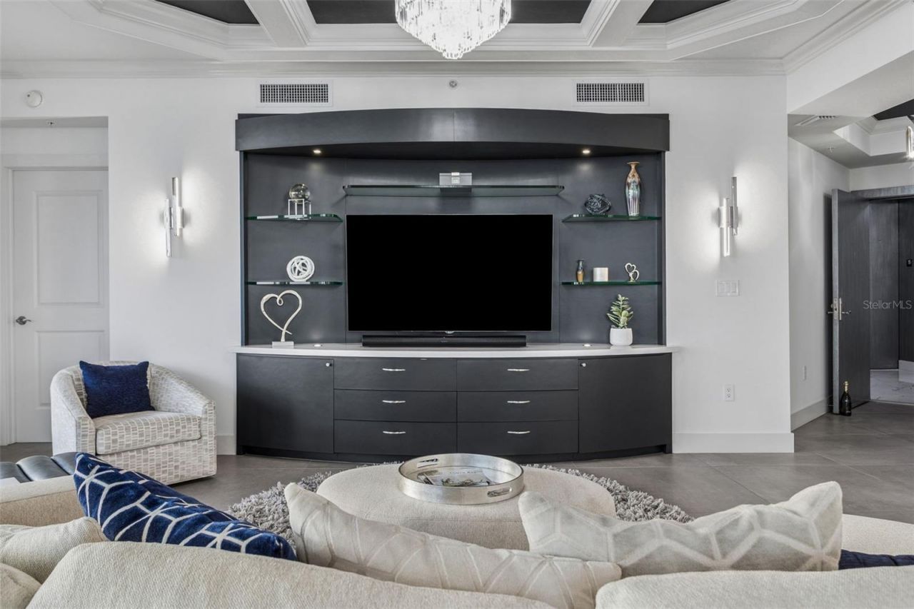 5823 Bowen Daniel Drive, Unit 1501, Tampa, FL 33616 Photo