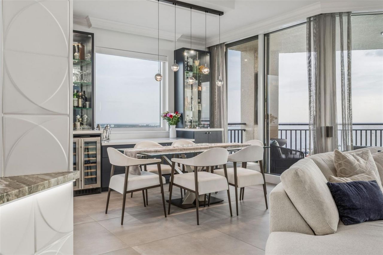 5823 Bowen Daniel Drive, Unit 1501, Tampa, FL 33616 Photo