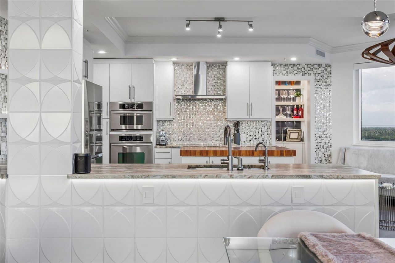 5823 Bowen Daniel Drive, Unit 1501, Tampa, FL 33616 Photo