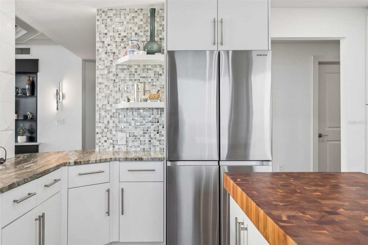 5823 Bowen Daniel Drive, Unit 1501, Tampa, FL 33616 Photo