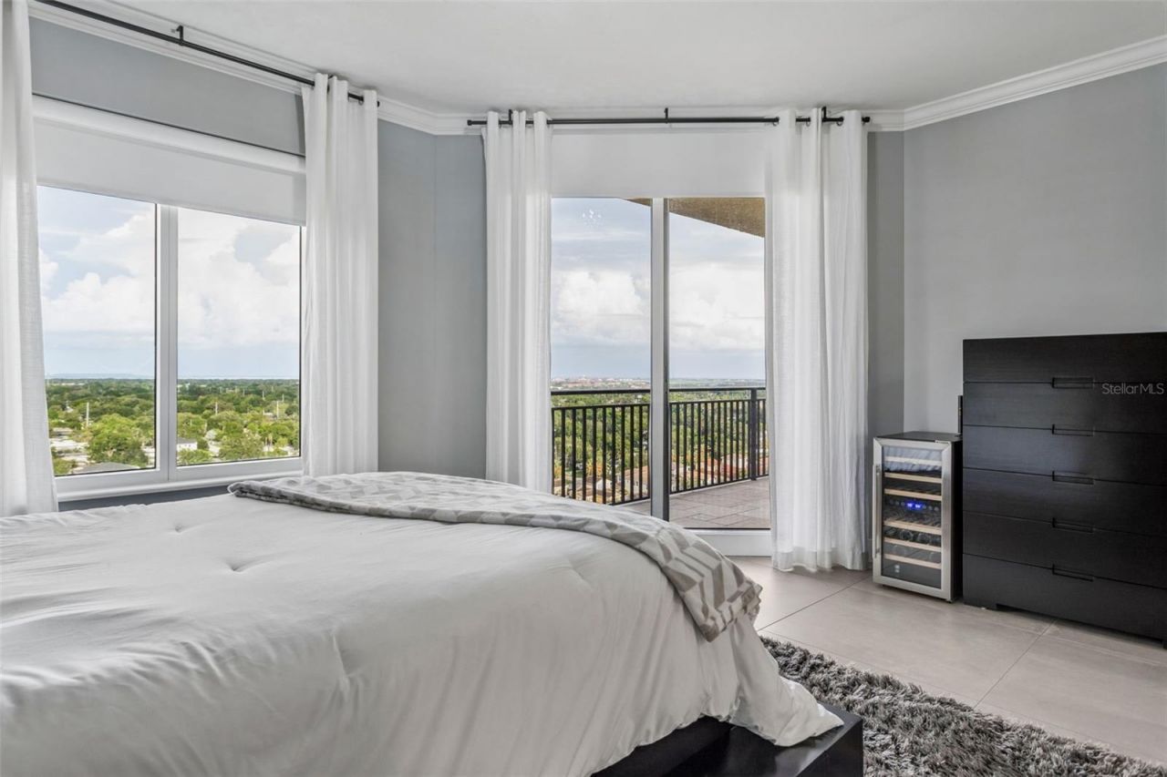 5823 Bowen Daniel Drive, Unit 1501, Tampa, FL 33616 Photo
