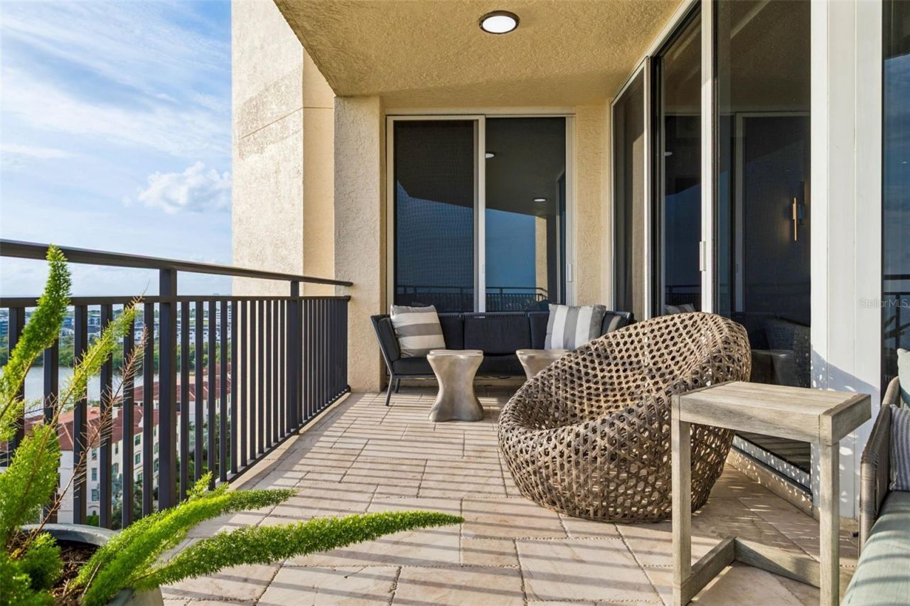 5823 Bowen Daniel Drive, Unit 1501, Tampa, FL 33616 Photo