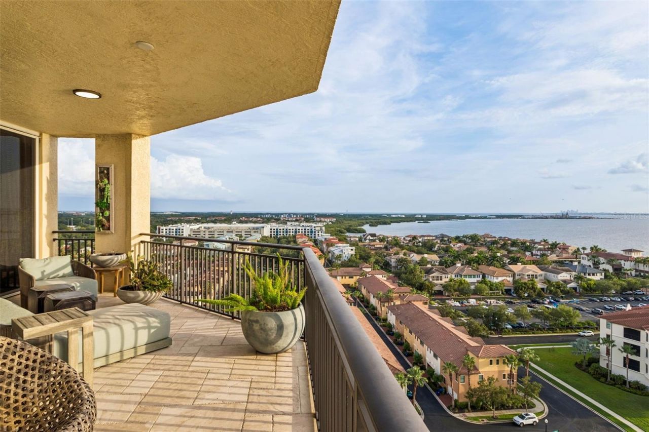 5823 Bowen Daniel Drive, Unit 1501, Tampa, FL 33616 Photo
