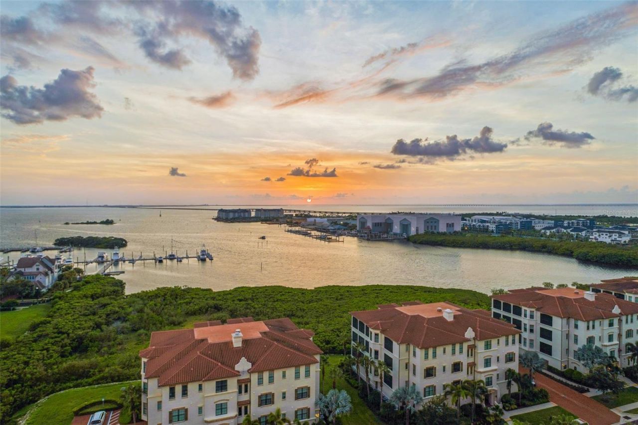 5823 Bowen Daniel Drive, Unit 1501, Tampa, FL 33616 Photo