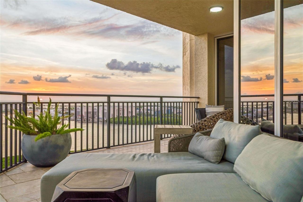 5823 Bowen Daniel Drive, Unit 1501, Tampa, FL 33616 Photo