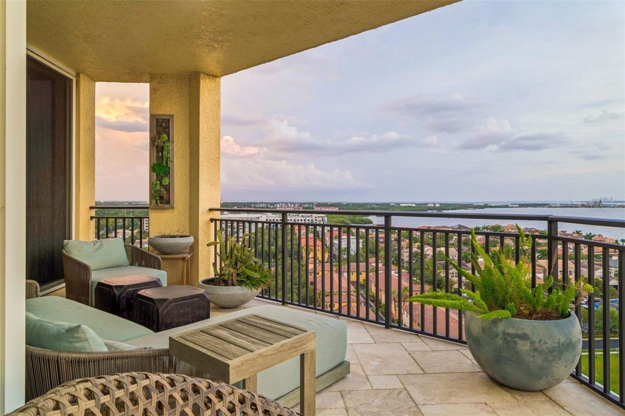 5823 Bowen Daniel Drive, Unit 1501, Tampa, FL 33616 Photo