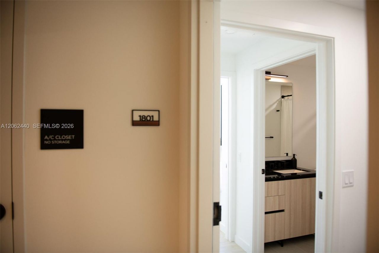 225 N Miami Ave , Unit 1801, Miami, FL 33128 Photo
