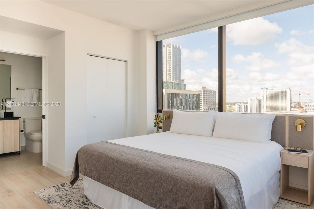 225 N Miami Ave , Unit 1801, Miami, FL 33128 Photo