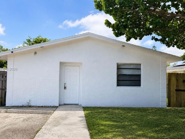 2250 NW 4th Ct , Pompano Beach, FL 33069