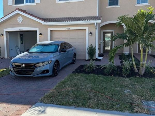 2884 Citrus St , Naples, FL 34120
