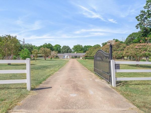1609 E Farmers Road, Seagoville, TX 75159
