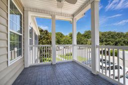1372 Hopton Circle photo 4