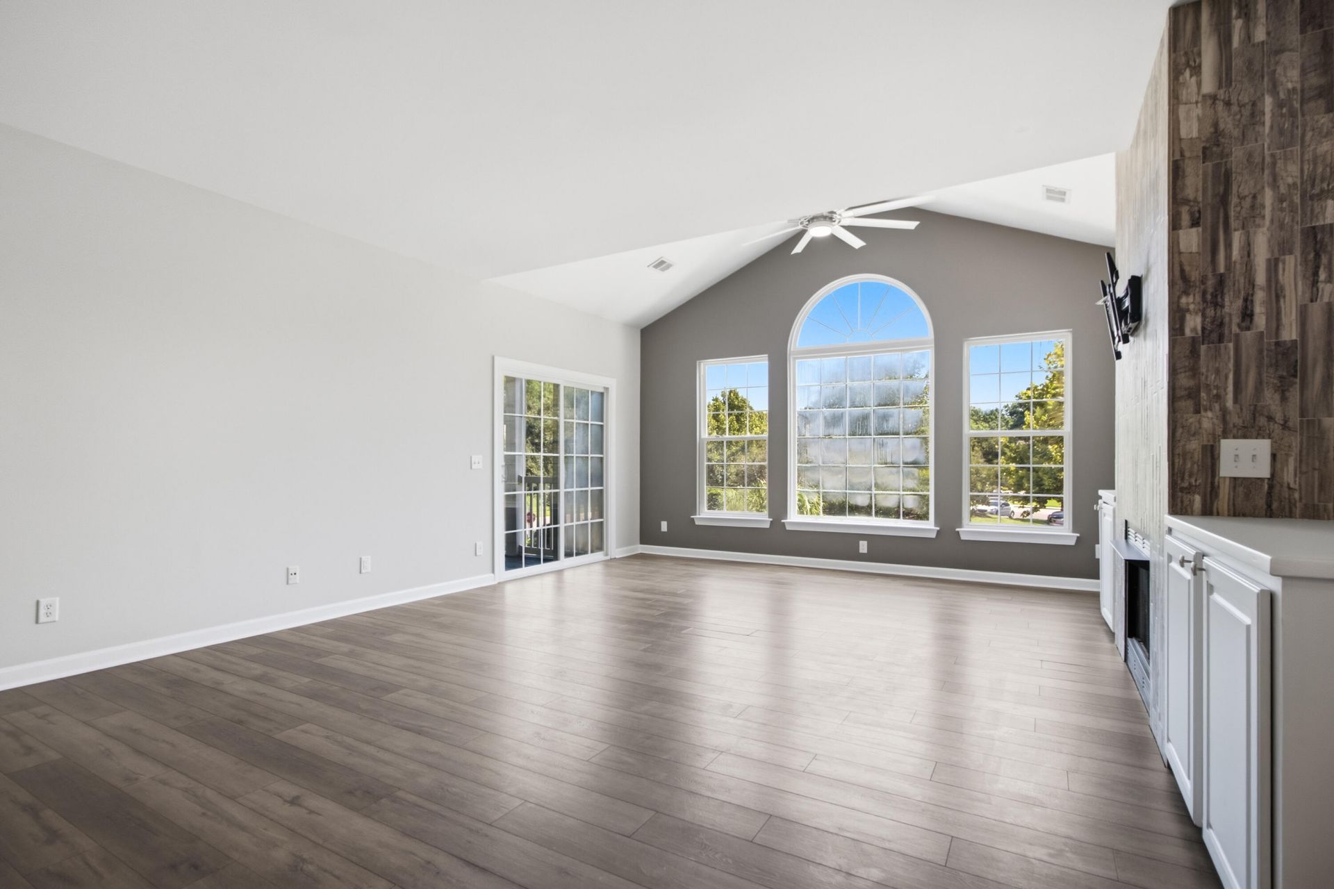 1372 Hopton Circle Photo 7