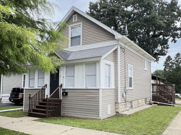 701 Hamilton Avenue , Aurora, IL 60505