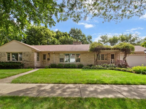 807 Surrey Lane , Glenview, IL 60025