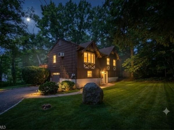 20 Waterloo Rd, Byram, NJ 07874