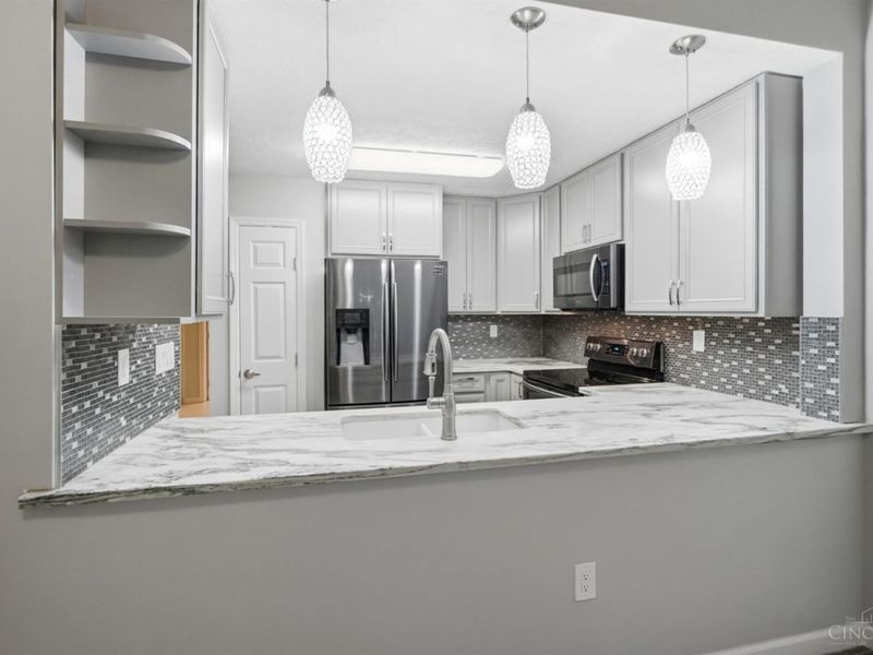 10555 Montgomery Road, Unit 96, Montgomery, OH 45242 Photo 11