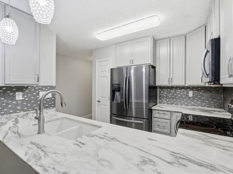 10555 Montgomery Road, Unit 96, Montgomery, OH 45242 Photo 12