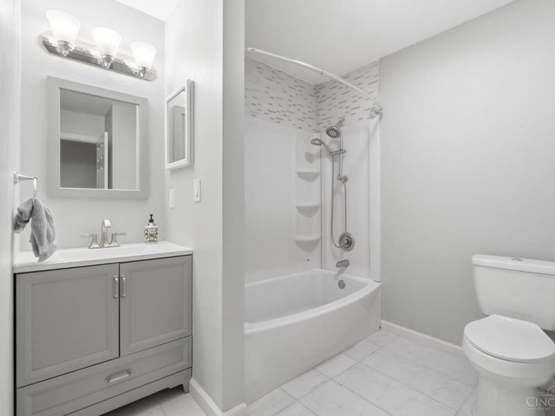 10555 Montgomery Road, Unit 96, Montgomery, OH 45242 Photo 20