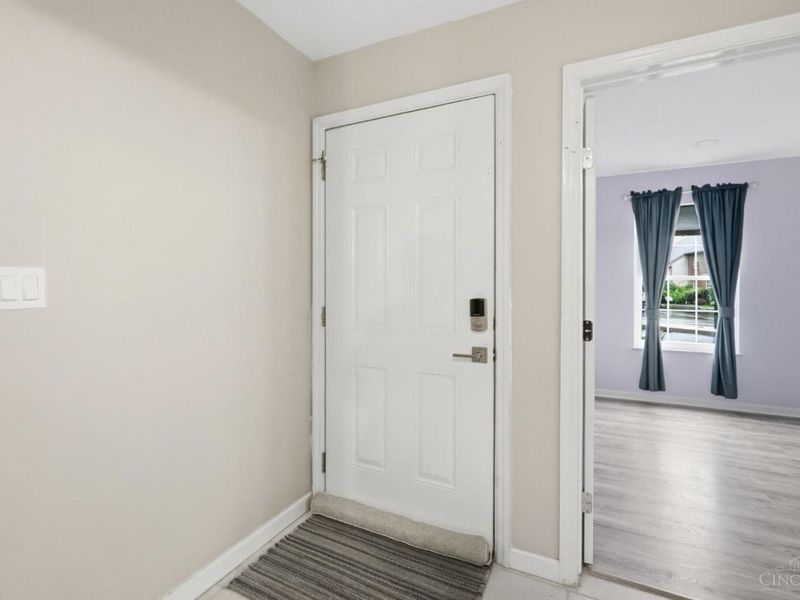 10555 Montgomery Road, Unit 96, Montgomery, OH 45242 Photo 4