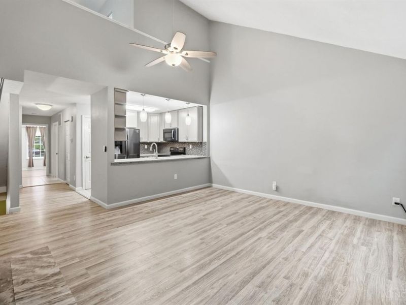 10555 Montgomery Road, Unit 96, Montgomery, OH 45242 Photo 8