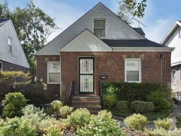 6130 186th Street , Fresh Meadows, NY 11365