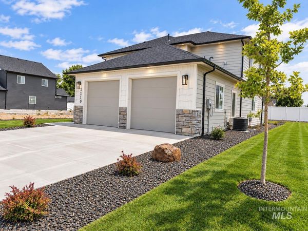 1110 S Recess Way, Kuna, ID 83634