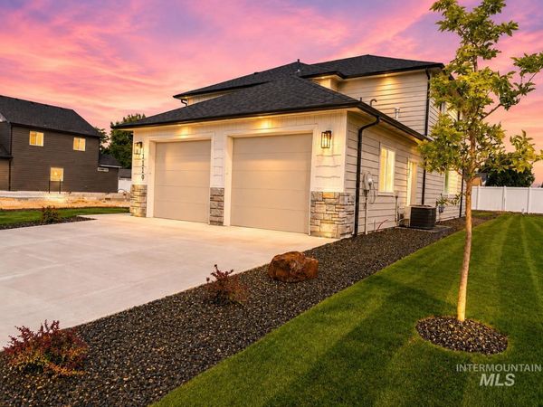 1110 S Recess Way, Kuna, ID 83634