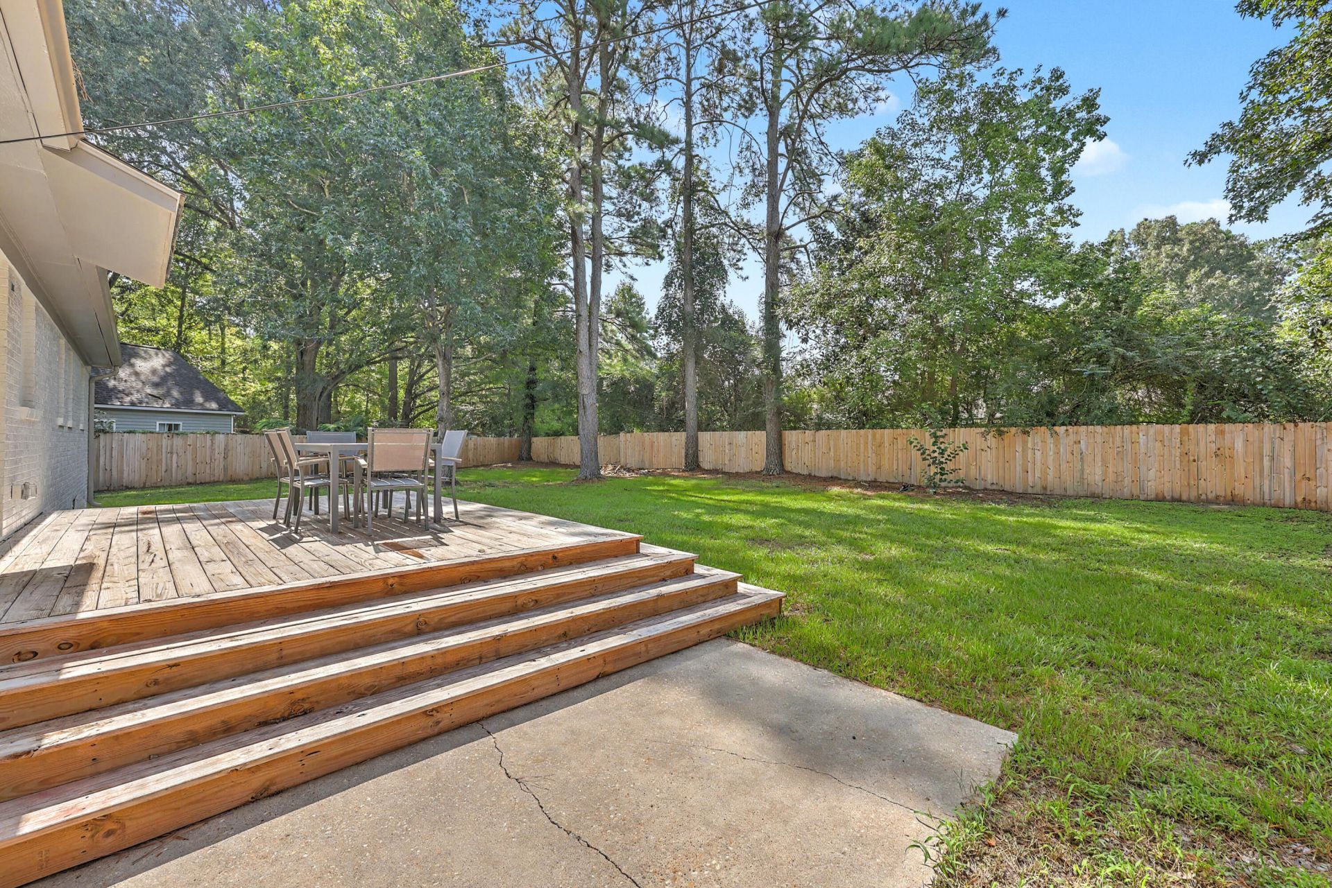 445 Madeline Drive Photo 24
