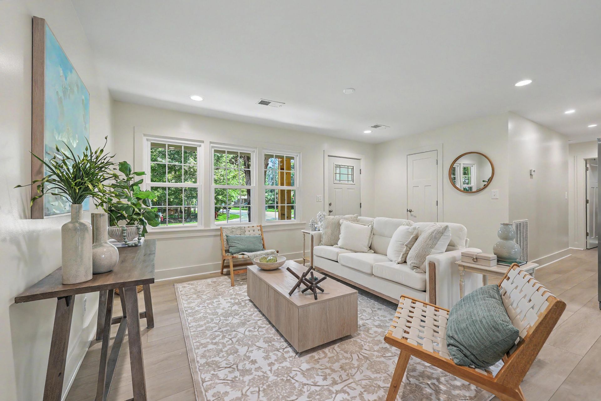 445 Madeline Drive Photo 4