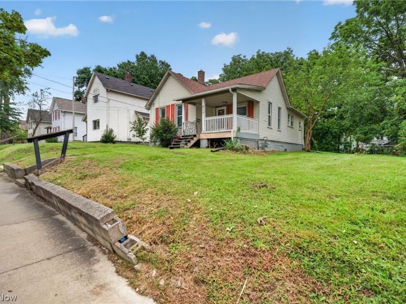 517 Brown Street, Akron, OH 44311 Photo 2