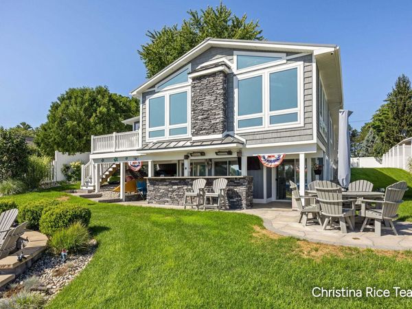 1644 N Lakeview Drive, Mears, MI 49436