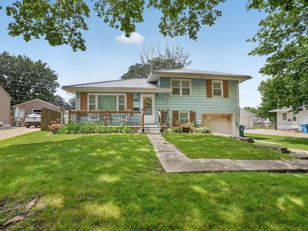 1220 Julian Avenue, Waterloo, IA 50701