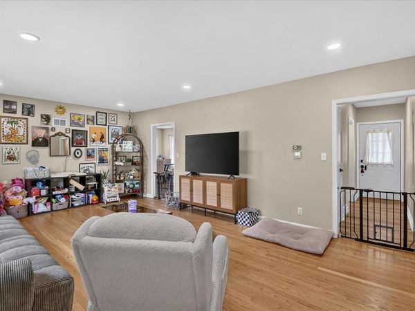 7820 W Bradley ROAD, Milwaukee, WI 53223
