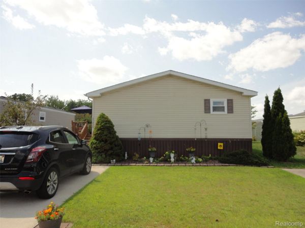 17826 Dennis, Brownstown Township, Mi 48174