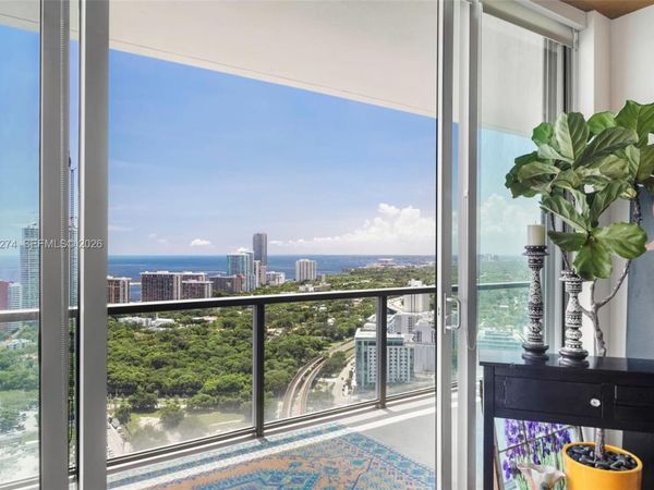 79 SW 12th St , Unit PH3904-S, Miami, FL 33130