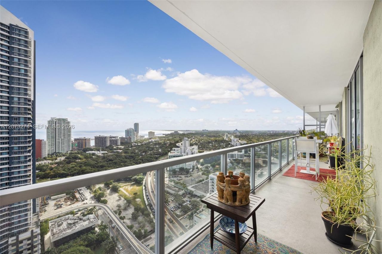 79 SW 12th St , Unit PH3904-S, Miami, FL 33130 Photo