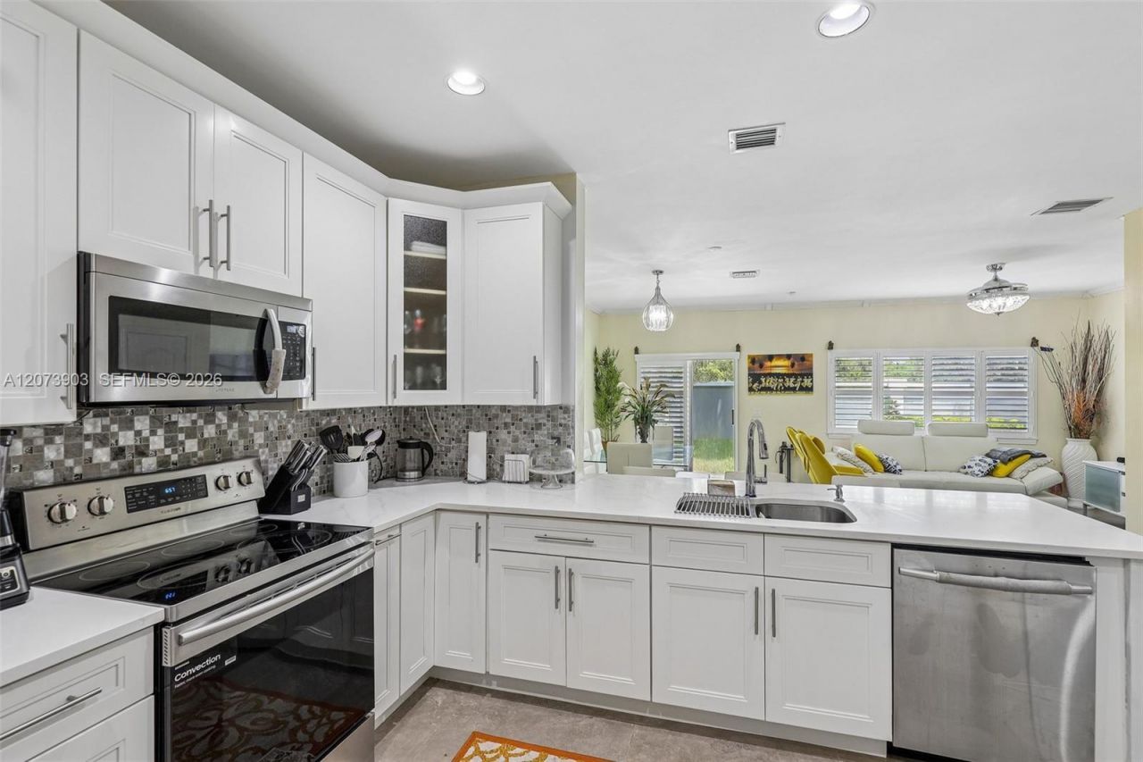 13215 NW 7th Dr, Plantation, FL 33325 Photo