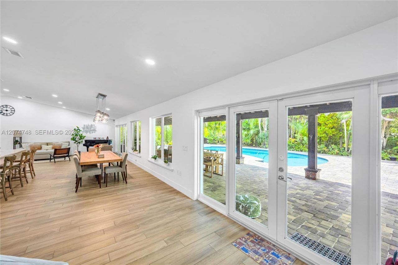 8440 SW 182nd Ter, Palmetto Bay, FL 33157 Photo
