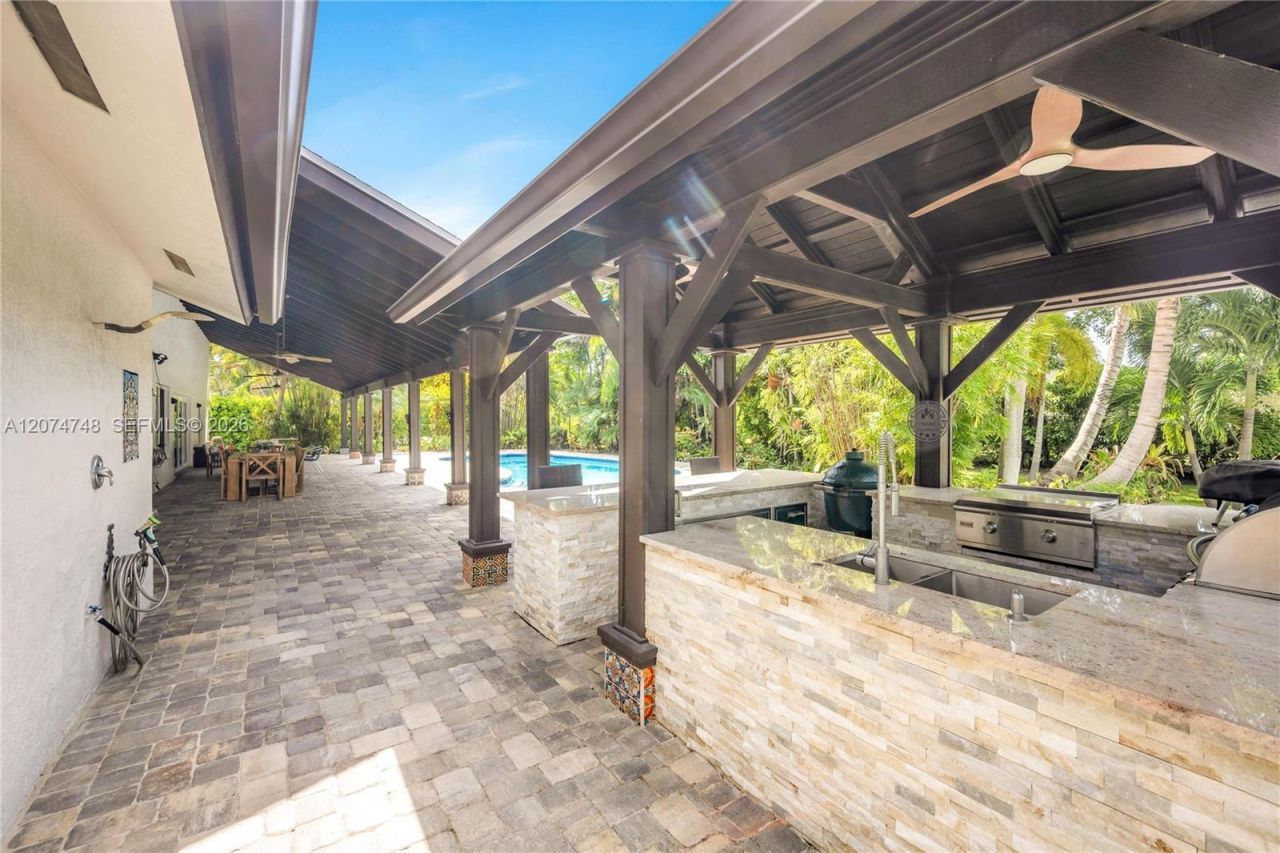 8440 SW 182nd Ter, Palmetto Bay, FL 33157 Photo