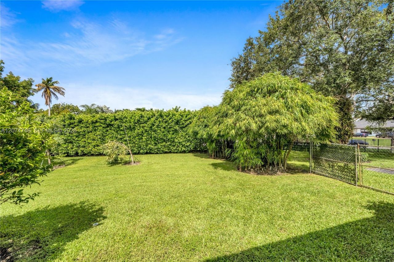 8440 SW 182nd Ter, Palmetto Bay, FL 33157 Photo