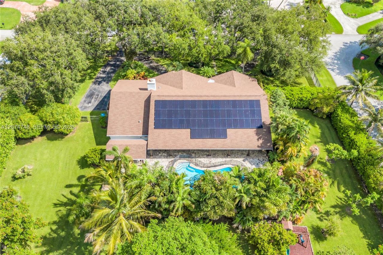 8440 SW 182nd Ter, Palmetto Bay, FL 33157 Photo