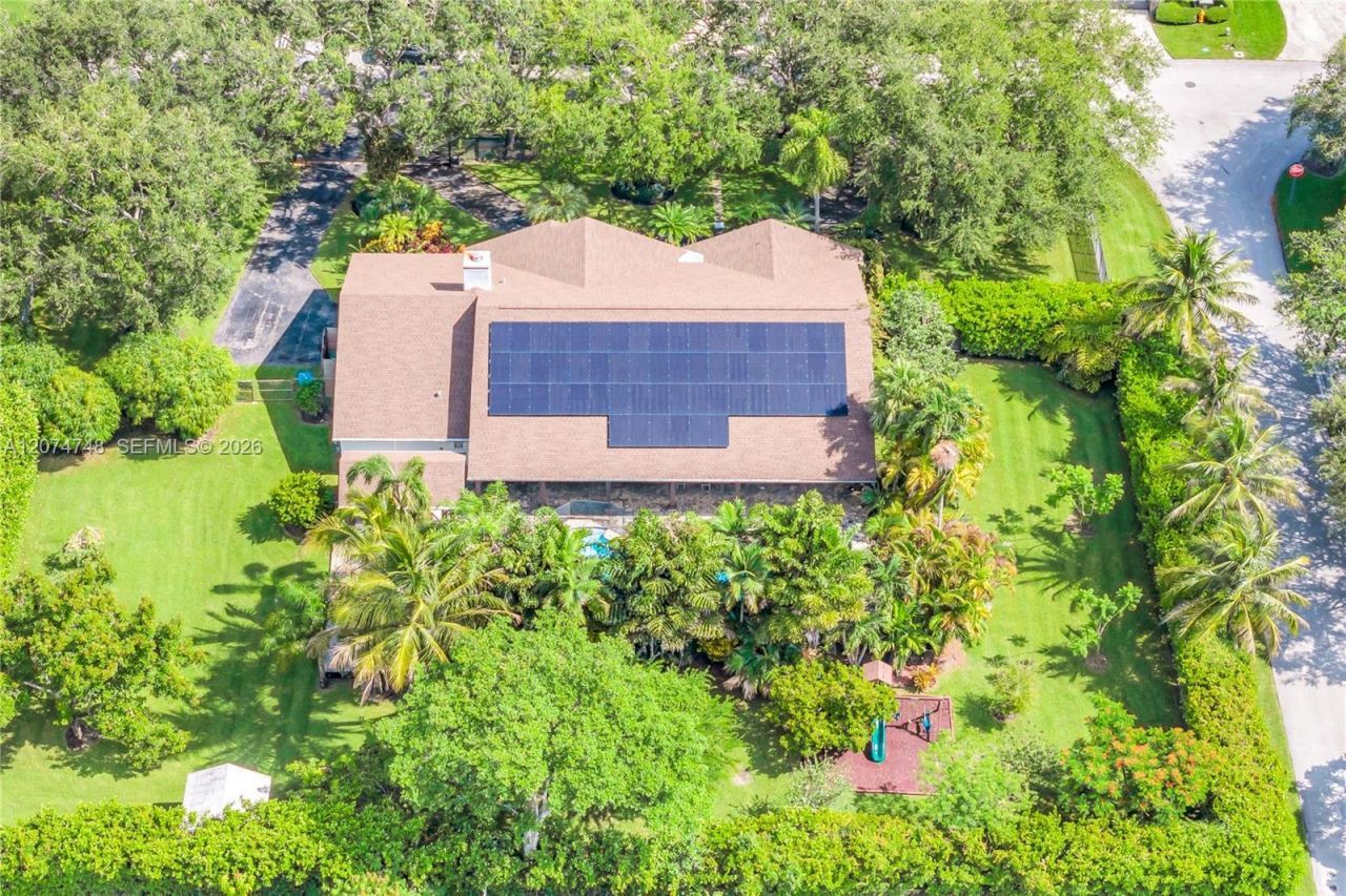 8440 SW 182nd Ter, Palmetto Bay, FL 33157 Photo