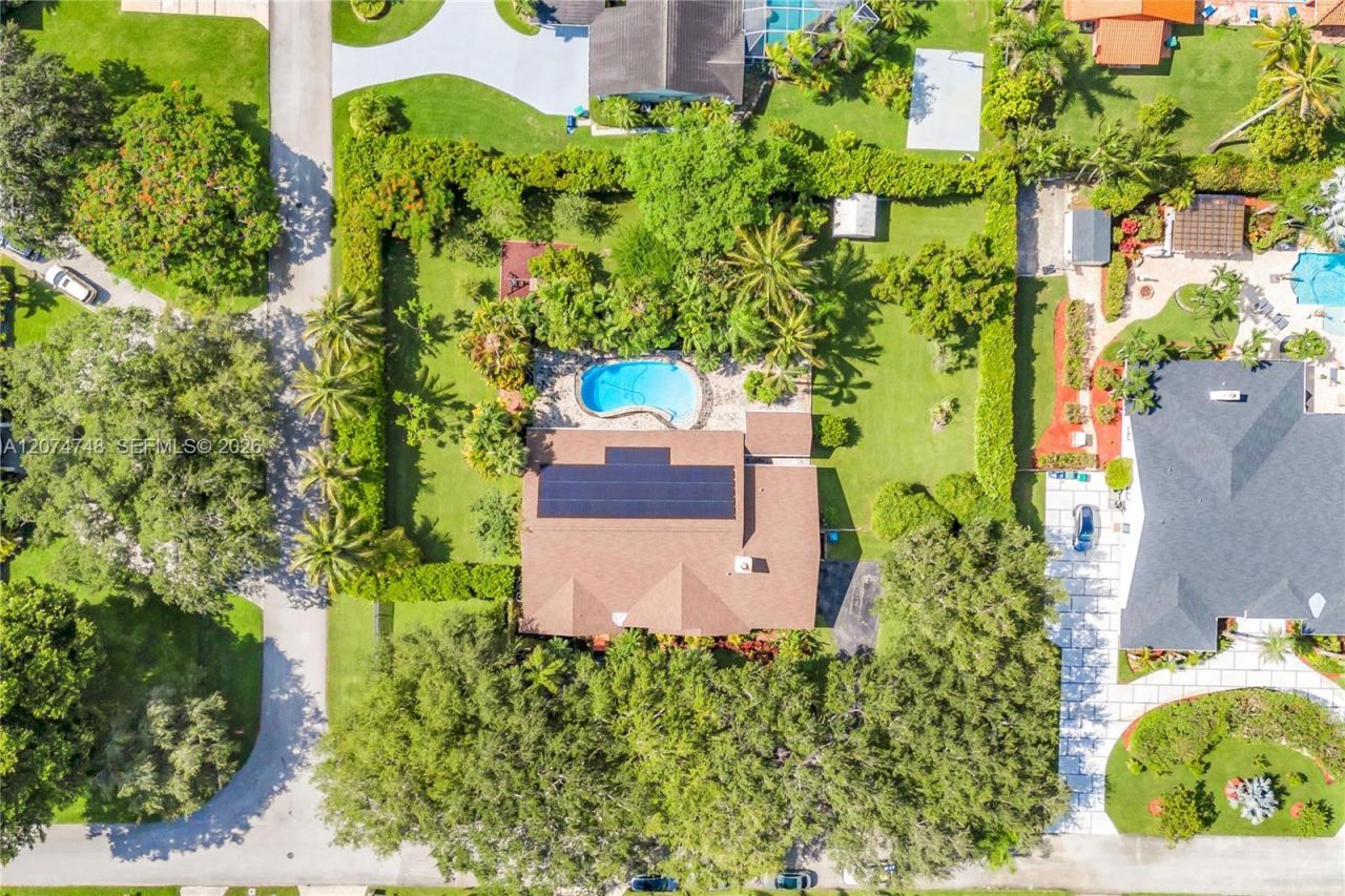 8440 SW 182nd Ter, Palmetto Bay, FL 33157 Photo