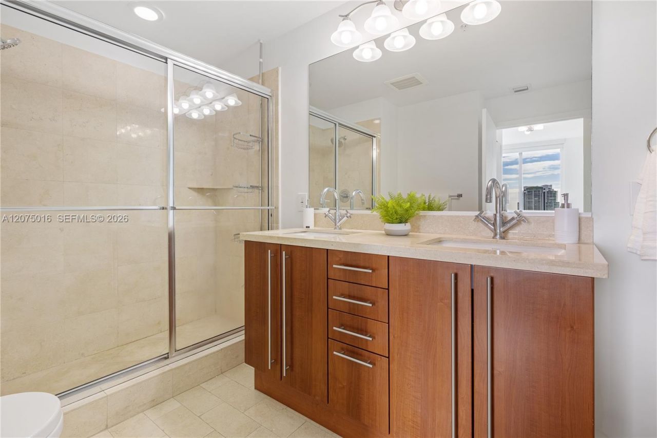 79 SW 12th St , Unit 3704, Miami, FL 33130 Photo
