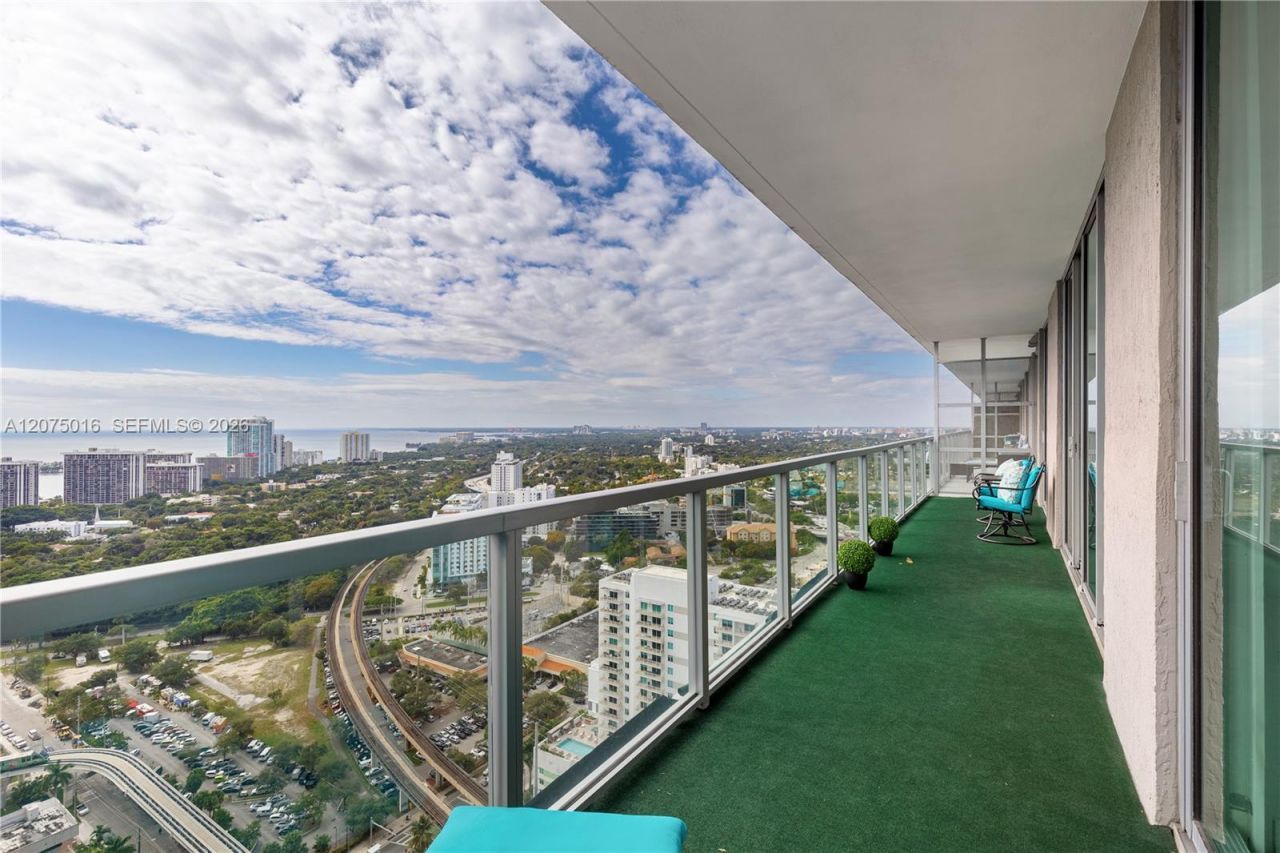 79 SW 12th St , Unit 3704, Miami, FL 33130 Photo